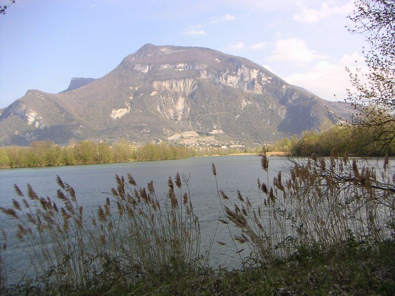 Le Rhône à Culoz sous le grand colombier
