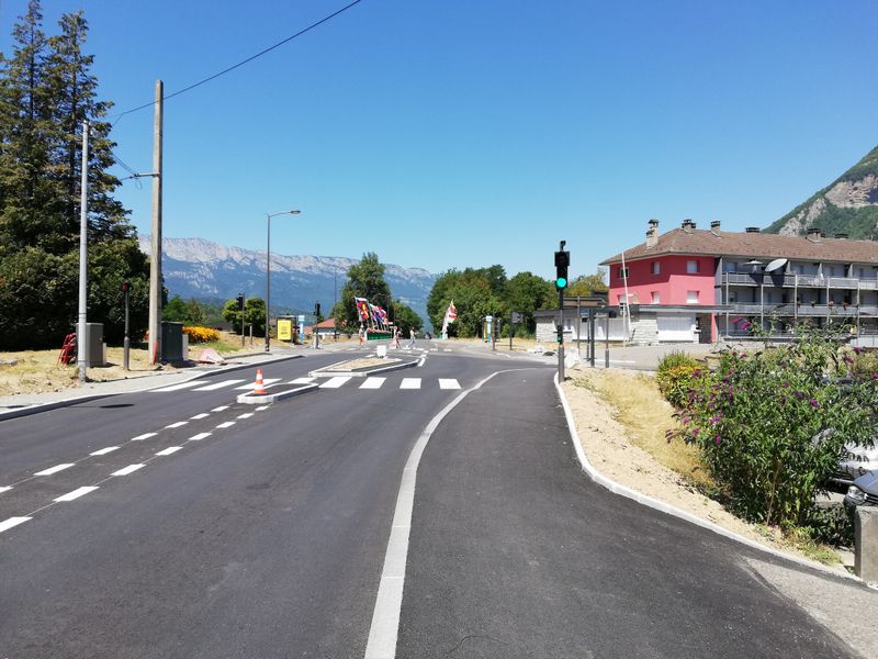 Faverges : D 2508 : arrivée aux feux dits du pont d'Englannaz