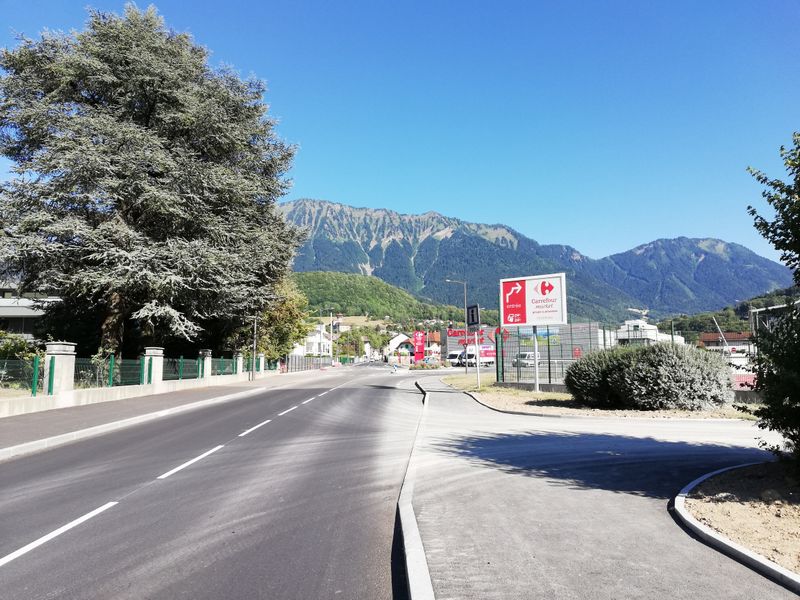 Faverges : Arrivée au giratoire de Carouf