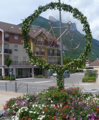 symobole du vélo à faverges 2009