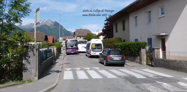 route-de-favergettes-afflux-de-bus-2017