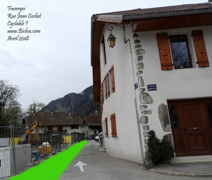 Faferges : Place Gambetta, départ Rue Jean cochet vers l'Ouest