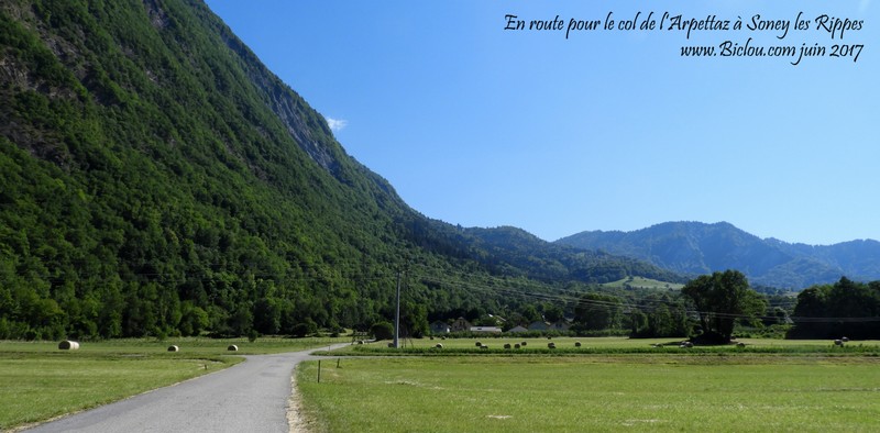 En route vers le col Arpattaz par les Rippes et d'entrée ca secoue les Tripes ..