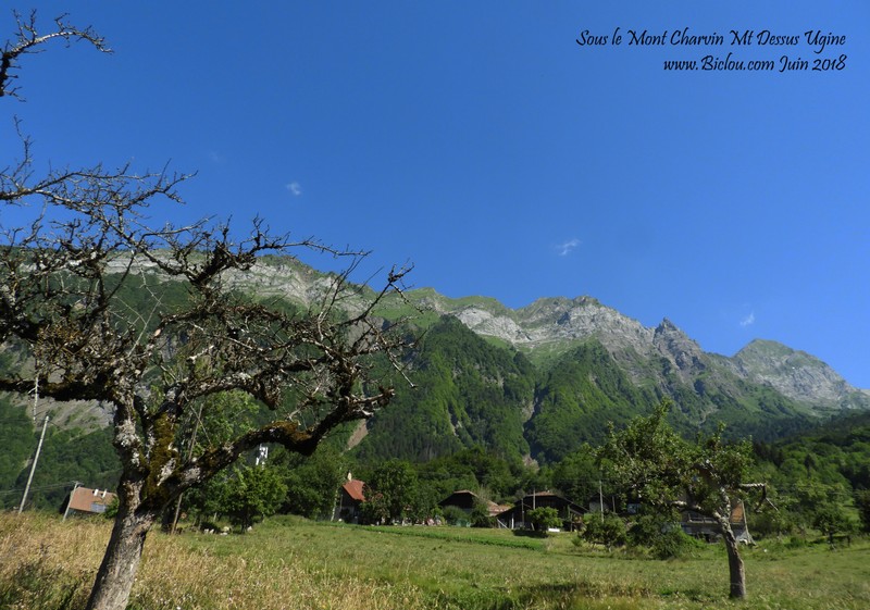 Sous le mont charvin par la route des montagnes d'Ugine méruz