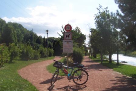 panneaux interdit aux vélos annemasse 