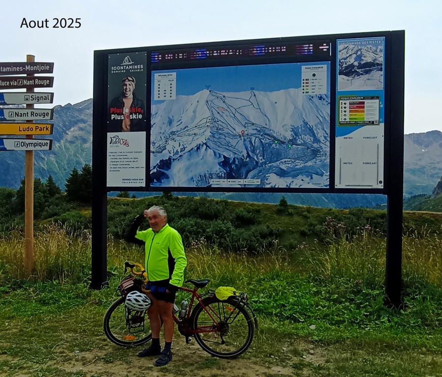 Claudio epeufé, devant le Monte Bianco , du moins sa pancarte