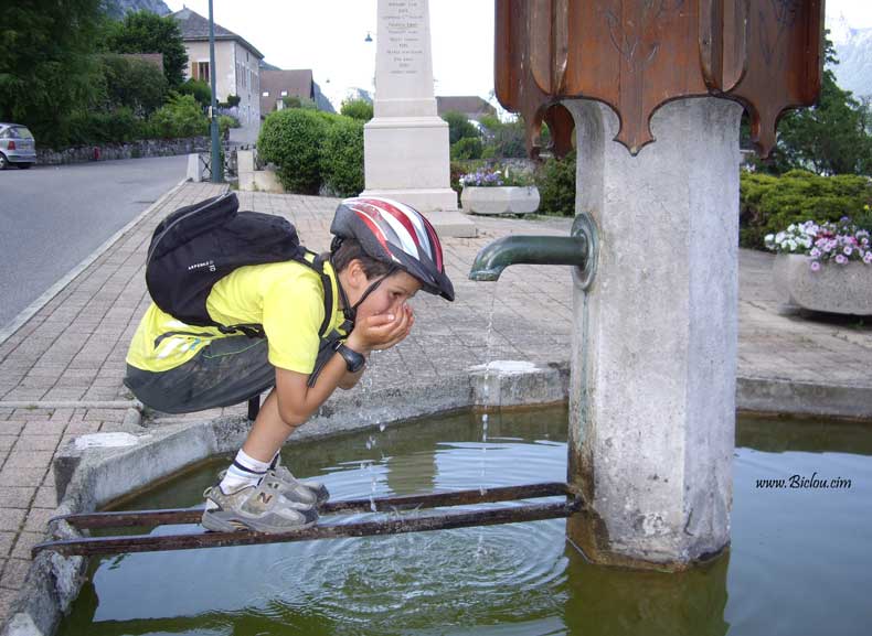 Boire souplement au Bassin de Lathuile