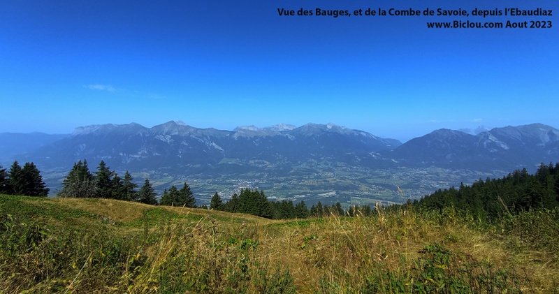 Vue des Bauges et de la combe de Savoie , depuis Ebaudiaz