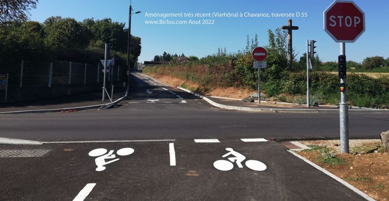 Bel aménagement Vélo-route ViaRhôna, à Chavanoz (Nord Isère) (traversée du D 55)