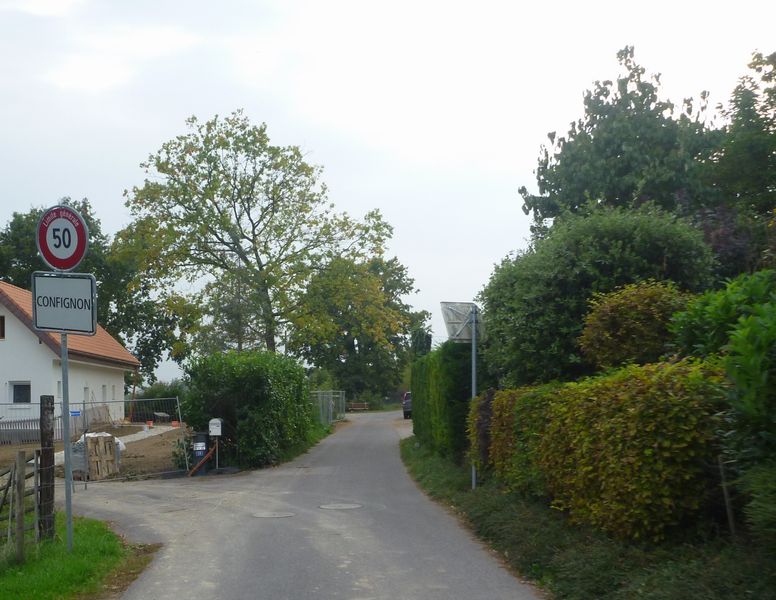 La Via rhôna vous enmène dans les jardin de Confignon, au risque de s'y perdre..