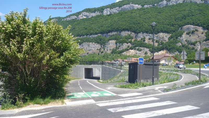 Claudio lui, quitte l'horribe D 1508 pour passer dans ce qui reste de campagne haut-Savoyarde