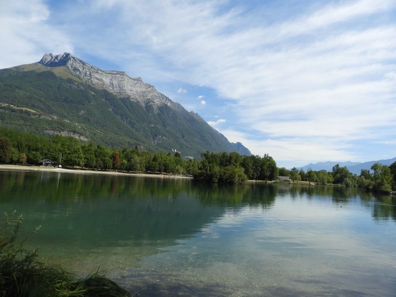 Lac de Carouge sous la dent d'Arclusaz