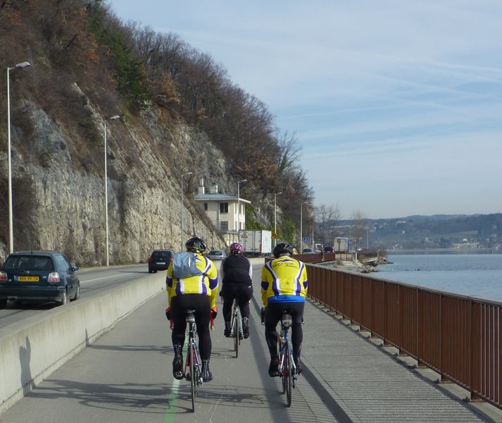 Sortie d'Annecy par la fameuse voie dite verte vers Faverges