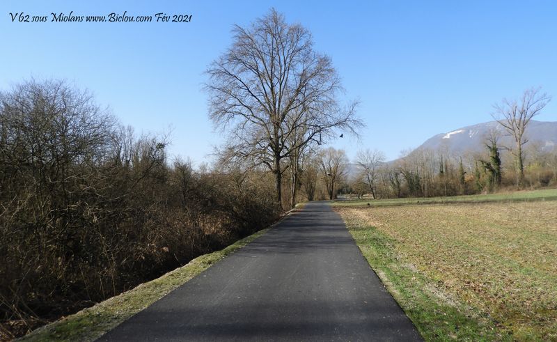 Bel asphalte sur le V-62