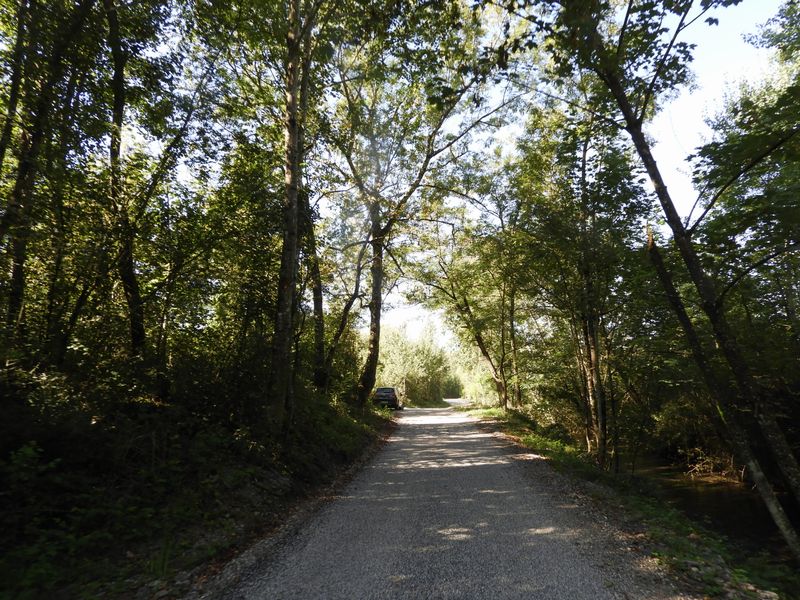Chemin nouvellement aménagé (2020) , après le lac de Grésy sur Isère