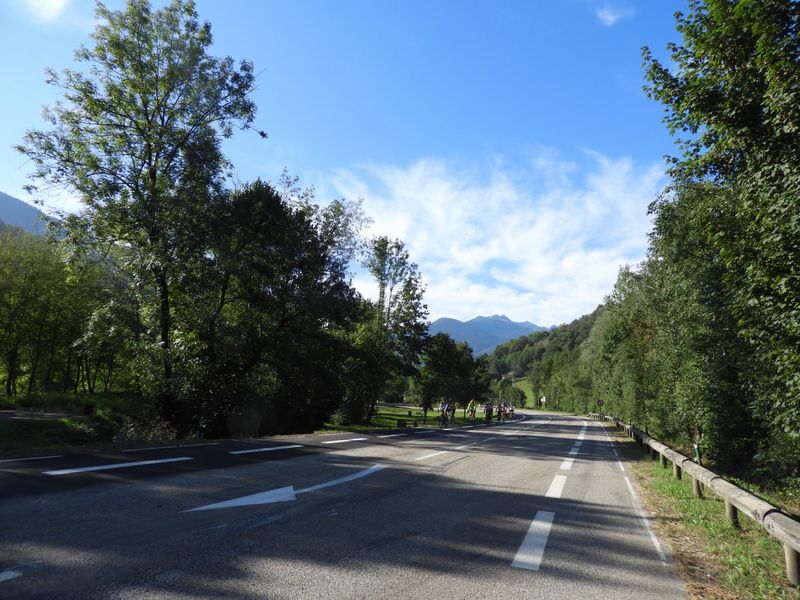 Entre Ugine et Albertville on Y croise à présent, pas mal de cyclistes
