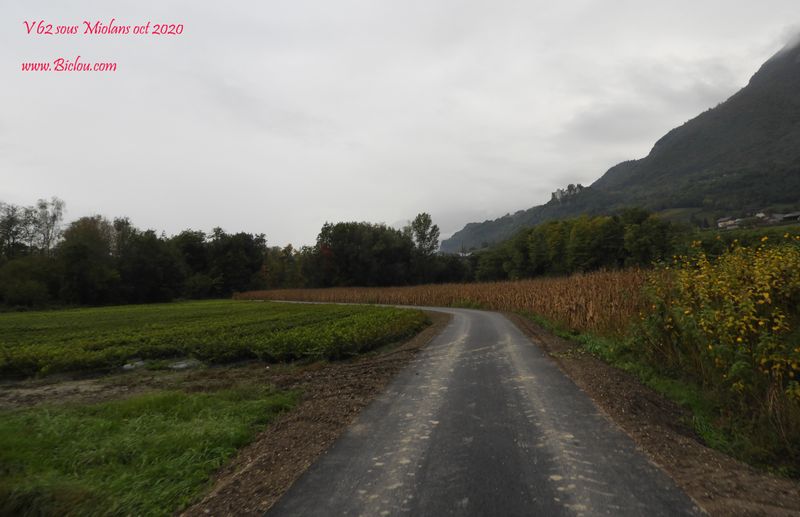 On reprend le chemin vers Freterive et Montmélian (Asphalte posé en oct 2020)