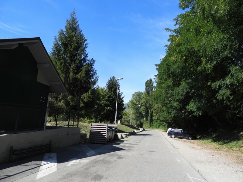 Arrivée au lac et camping de Carouge 