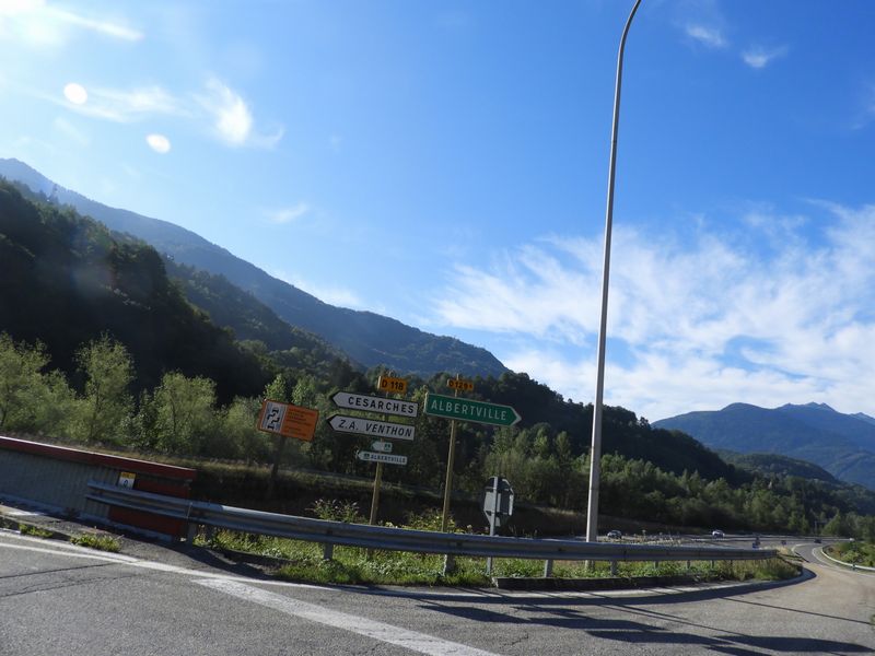 Venthon ; balisage véloroute de la combe de Savoie
