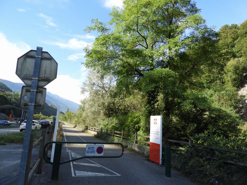 Venthon ; voie verte le long de l'Arly juska à Albertville
