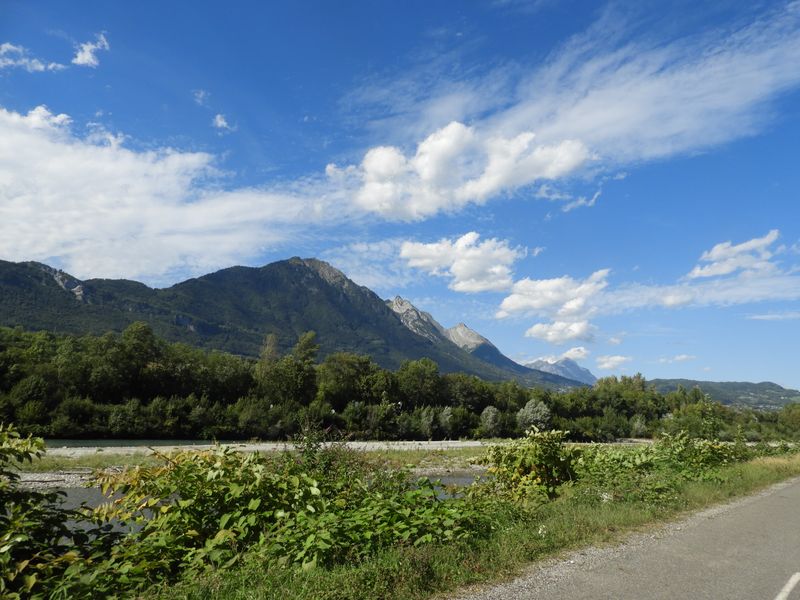 En remontant le long de l'isère : vue sur la belle étoile et le mont charvin