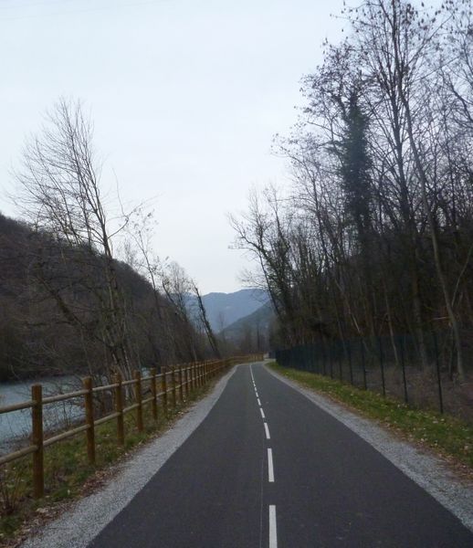 La piste cyclable Albertville Venthon en 2010