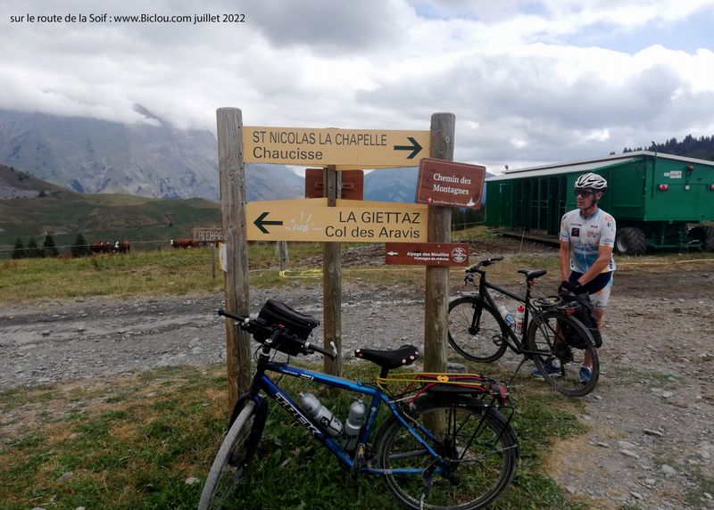 Sur la route des Montagnes , dite route de la soif ; Bifurcation Chaucisse - La Giettaz