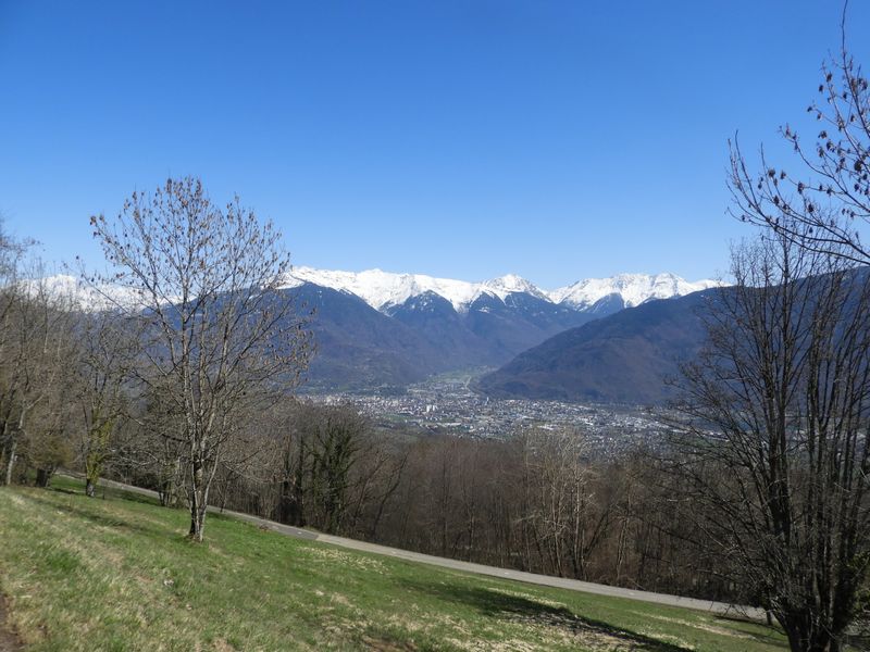 Descente assez raide vers Albertville depuis le collet de Tamie en 2021