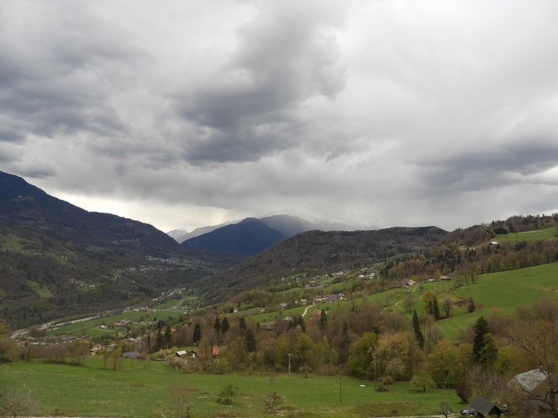 La vallée ; combe de Savoie et Marthod