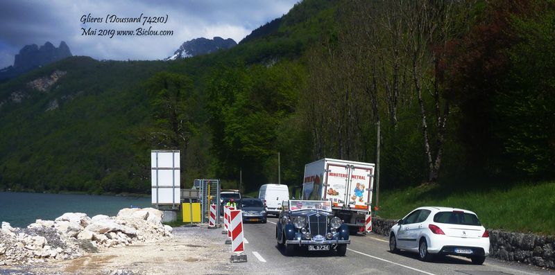 La D 909 A à Glieres est en effet bien encombrée