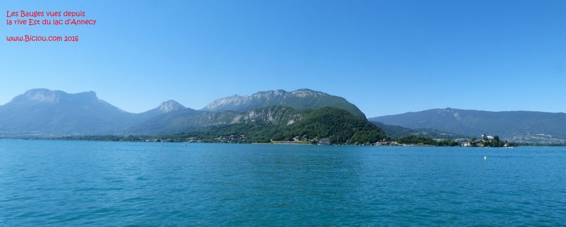 Les Bauges, au dessus du lac d'Annecy, vues de la voie verte
