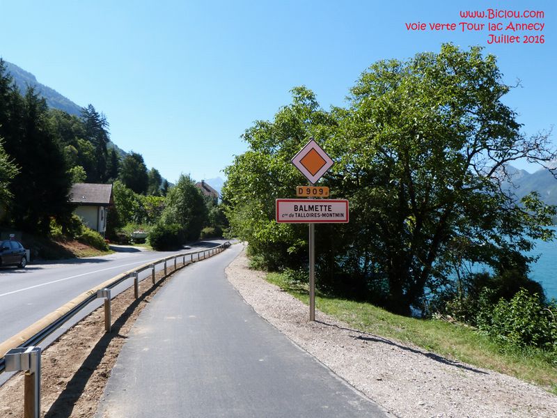 Balmette Talloires sur la D 909 A, belle voie dite verte du tour du lac d'Annecy en 2016