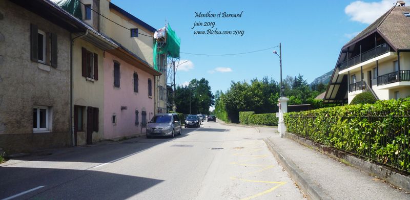 D909A ; véloroute du lac d'Annecy : Sortie de Menthon saint Bernard