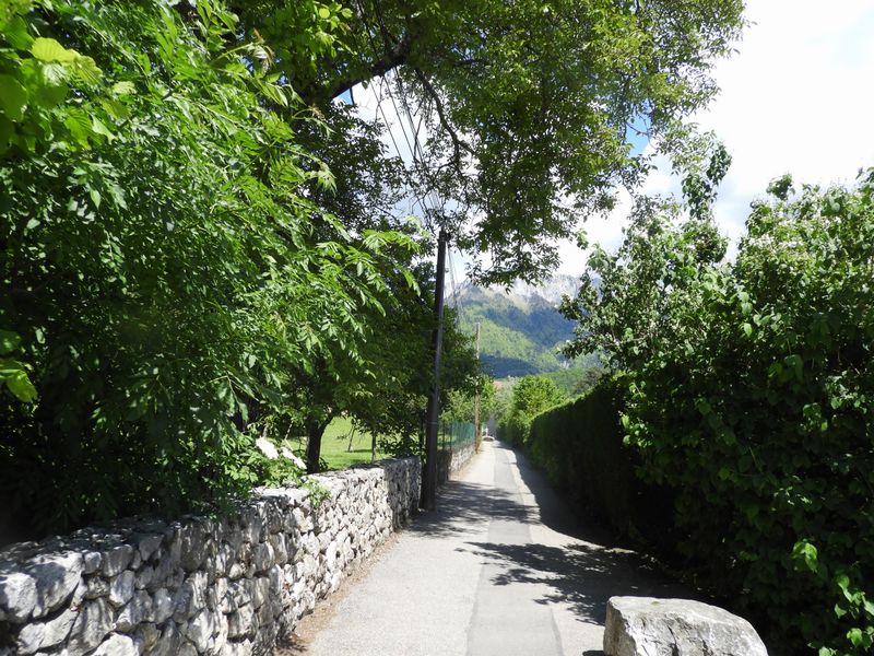 Remontée vers Menthon zentrum village