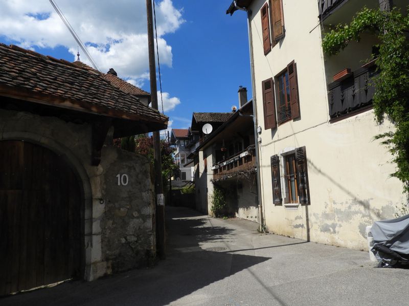 Menthon st Bernard, chemin des guerres ?