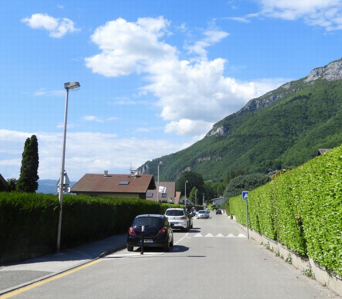 Rte de la Brune : Zont pas oublié les parkings ..