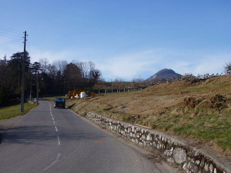 Dégagement pour la piste cyclable à droite dans le Thoron de Talloires en 2012