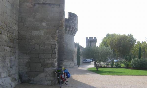 Les Remparts d'Avignon en 2004