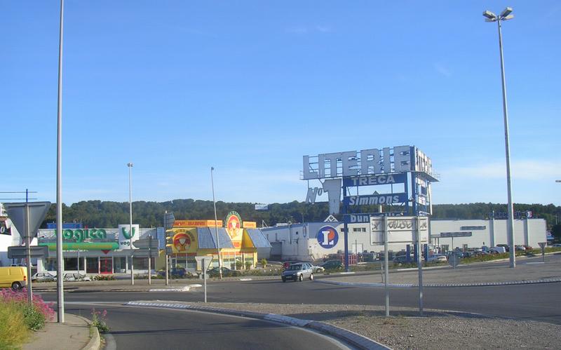 Arrivée au Nord de Marseille (en 2006) depuis D 543 rte de Calas : pour zentrum ; Sempre dritto ..