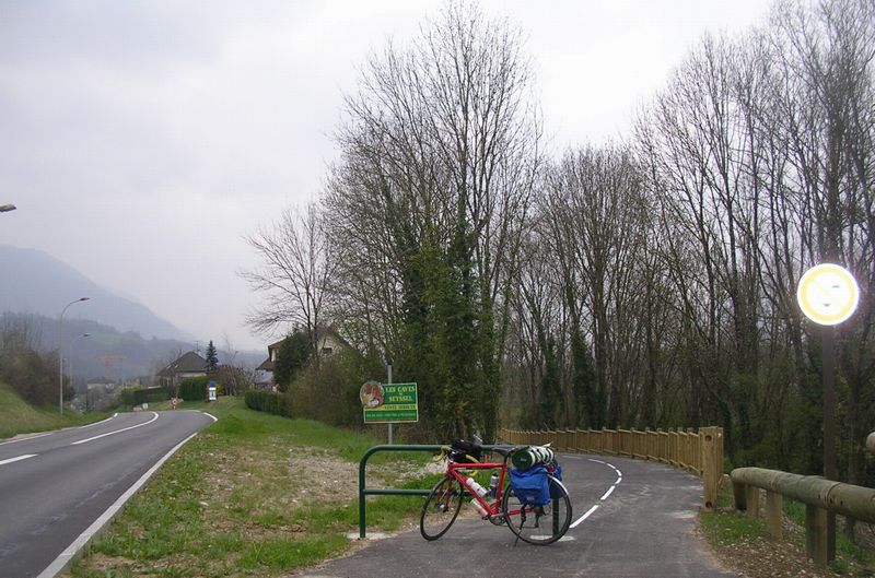 Seyssel, le début de la piste cyclable