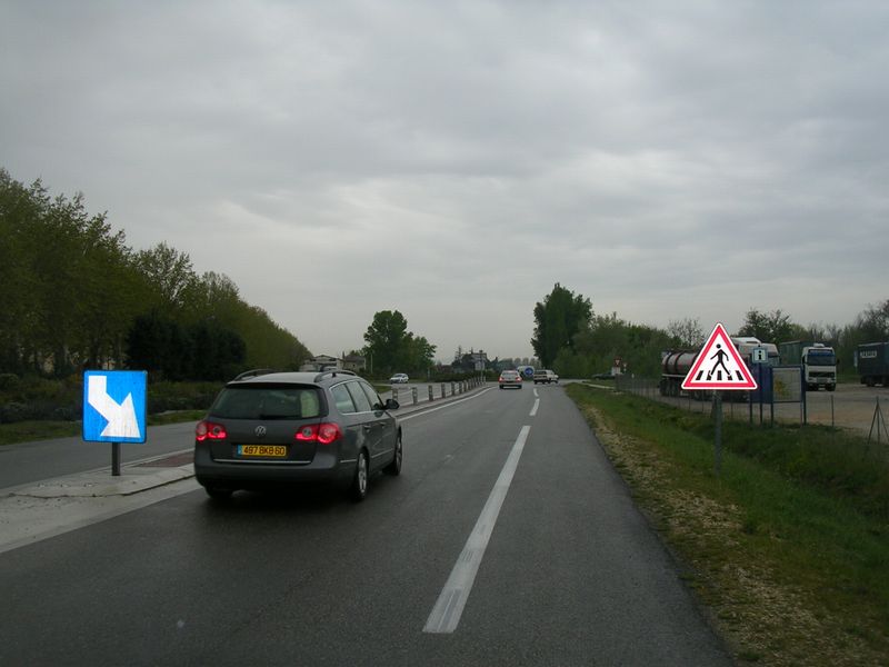 Bandes surlageur cyclables en Isère 2007 (en Haute Savoie savent pas faire)