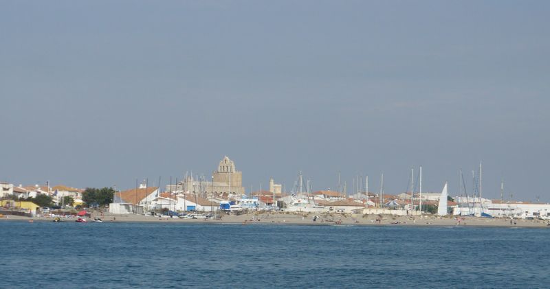 Saintes Maries de la mer, vu de .. la mer