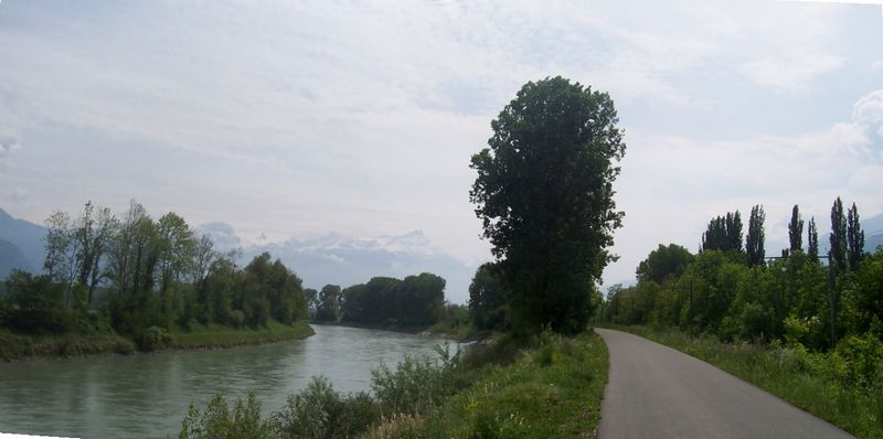 La suisse à vélo : à bicyclette le long du Rhône en Valais : Route du Rhône