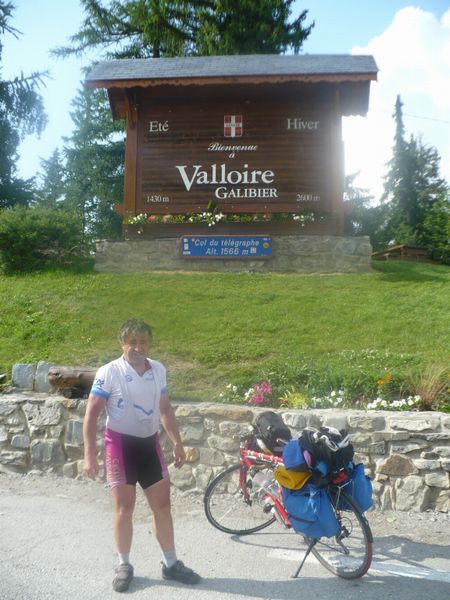 Claudio Bandiera, posant nu, au col du Télégraphe en 2008