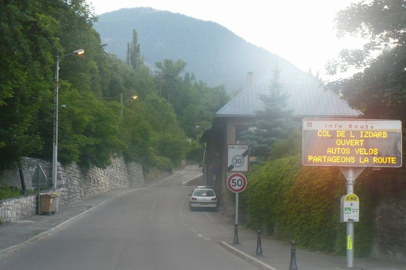 Pied du col d'Izoard : Partageons la route ..