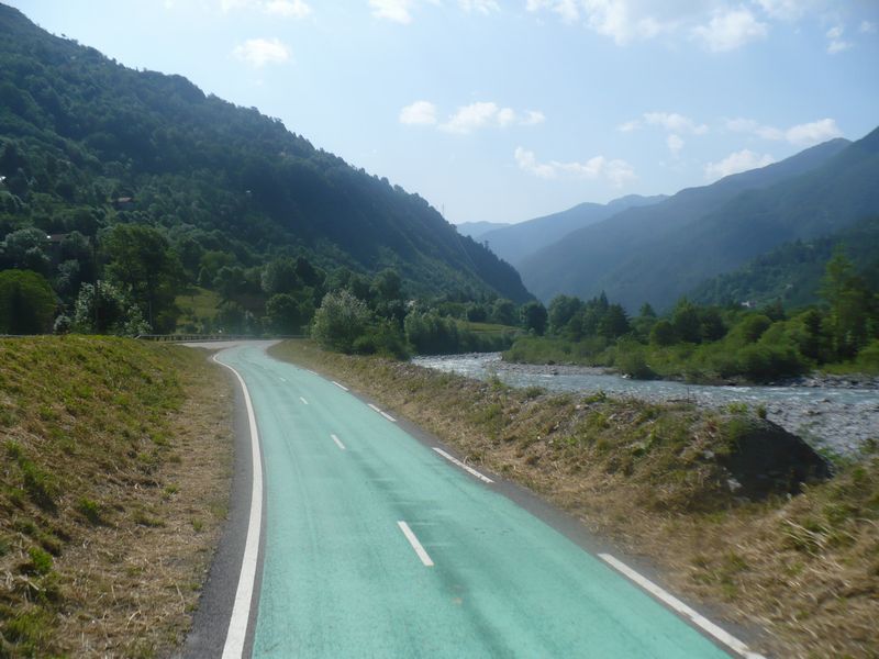 Piste cyclable de..