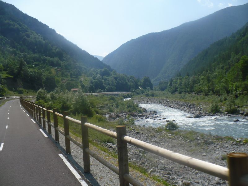 Piste cyclable de..