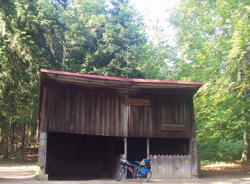 Cabane bivouac en Suisse