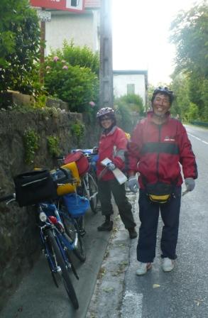deux chinois à bicyclette en haute-savoie Evian
