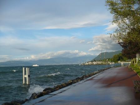 le lac leman en colere sous la bise 2009